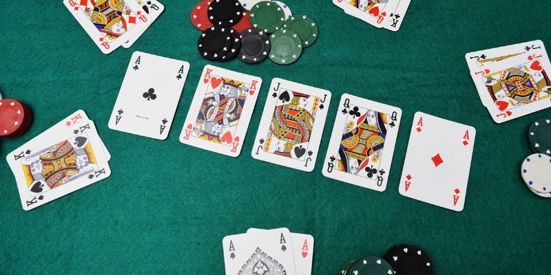 Giải trí đẳng cấp với Poker